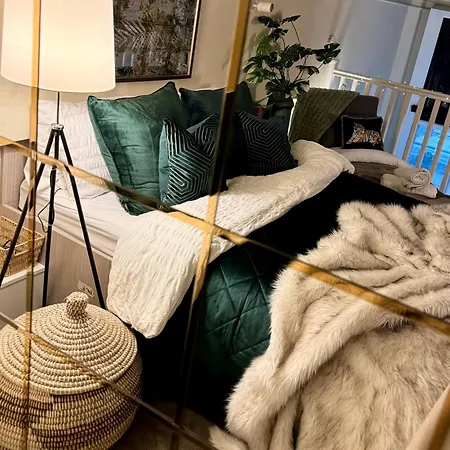 Apartment Loft With Mezzanine Centre